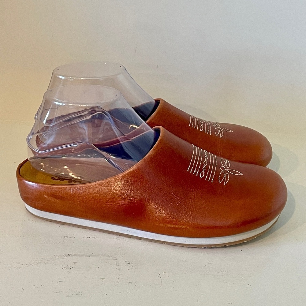 Women’s Slip-On Leather Mules in Chestnut Brown